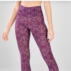 Fabletics Define High-Waisted 7/8 Legging Amara design